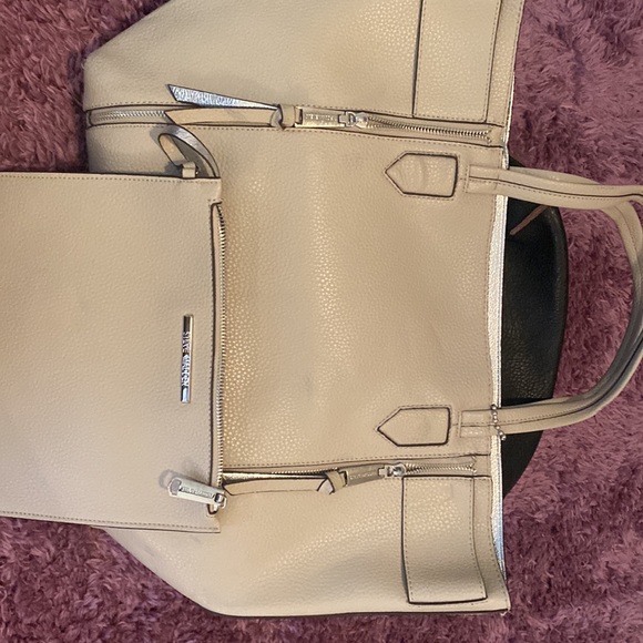 STEVE MADDEN TOTE W/MAKE UP BAG - Picture 2 of 3